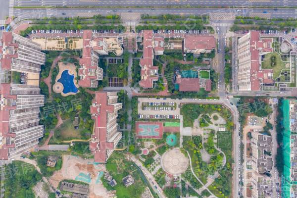 華業玫瑰郡|地鐵口大花園!花園中間,四房改大三房!