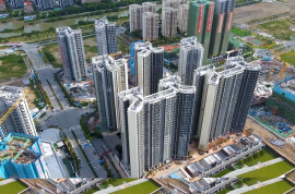 珠海华润置地广场，首期5万(减)，香港银行按揭珠海融创云水观棠花园，首期5万(减)，现楼发售，香港银行按揭，最新价单